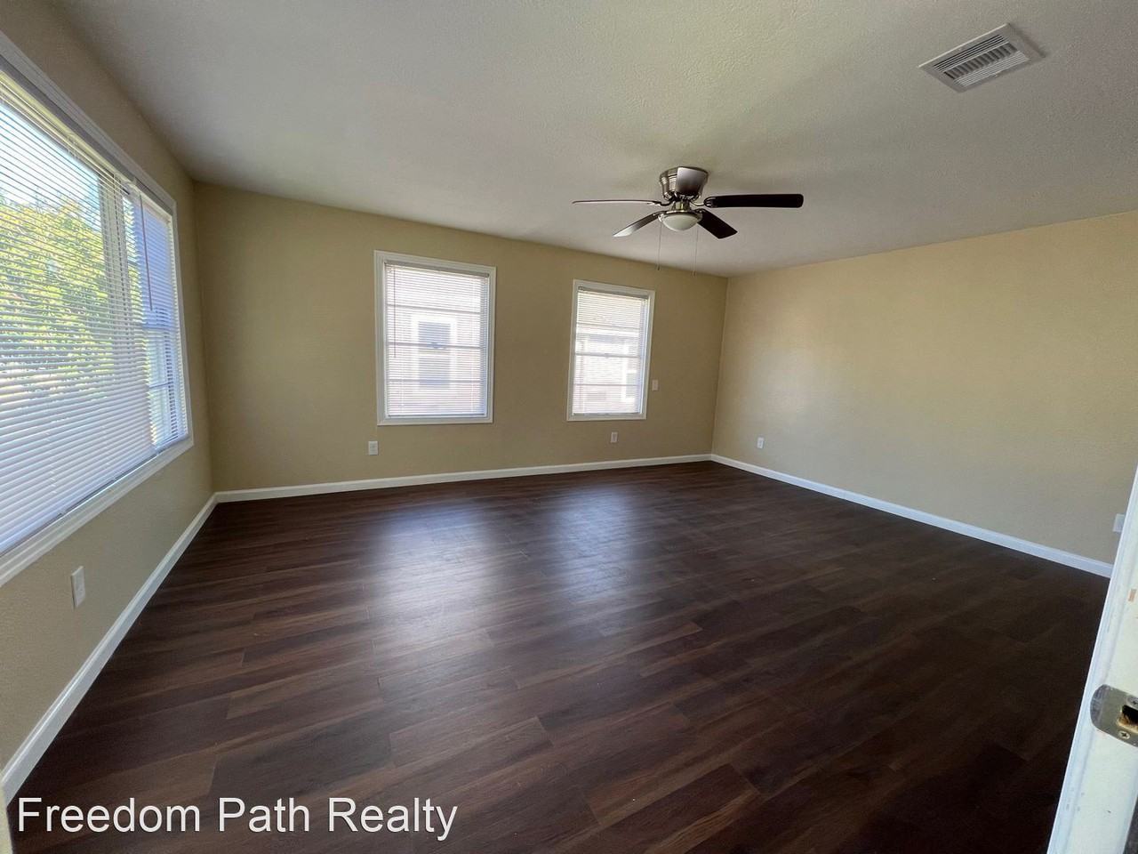 604 Tate Ave - Photo 2 of 8