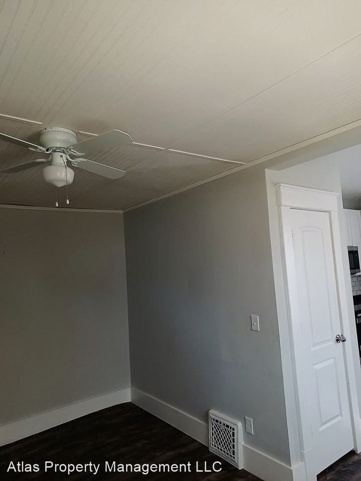 133 S Lincoln St - Photo 2 of 10