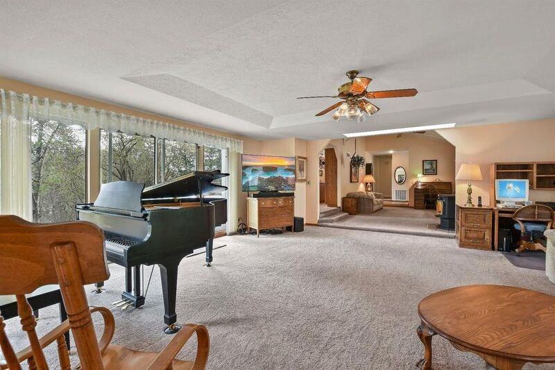 1520 Whispering Pines Dr - Photo 3 of 14