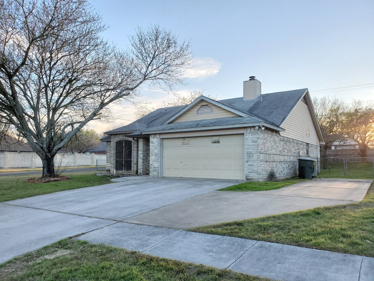 4714 Mesa Dr - Photo 2 of 26