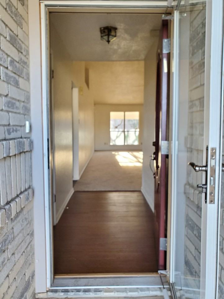 4714 Mesa Dr - Photo 3 of 26