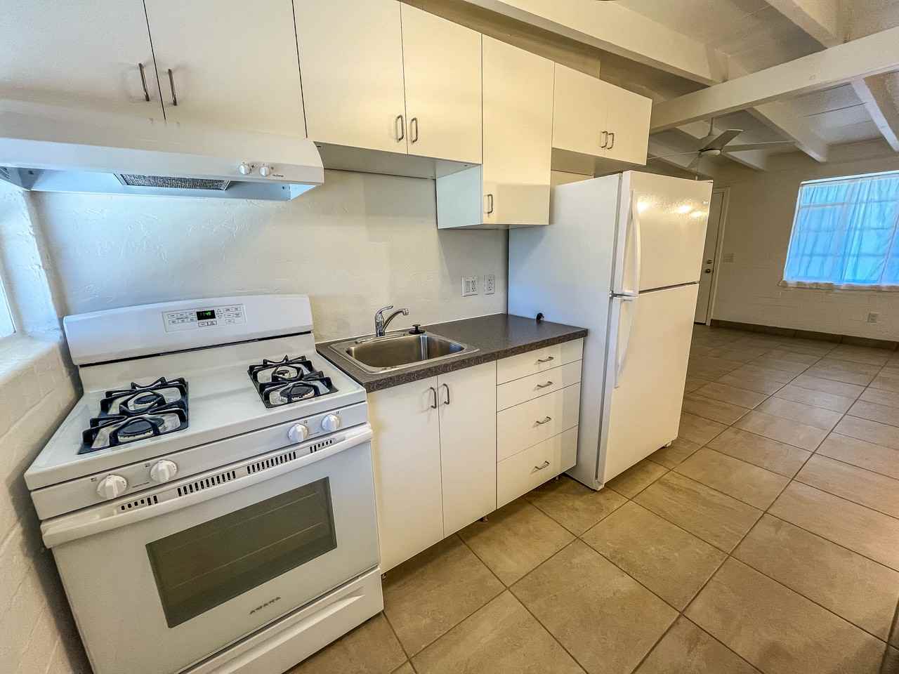 3657 N Los Altos Ave - Photo 2 of 6