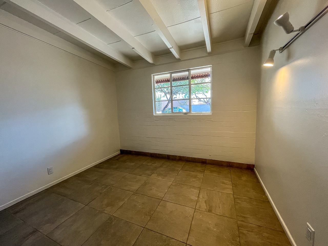 3657 N Los Altos Ave - Photo 3 of 6