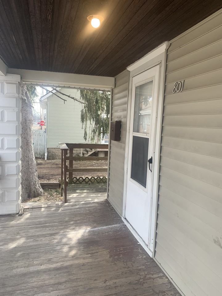 801 North Cedar Avenue - Photo 2 of 15