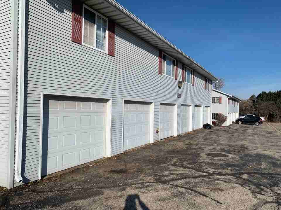 Riverbend - Photo 2 of 7