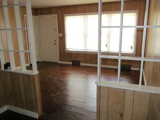 1302 Corby Blvd - Photo 3 of 13