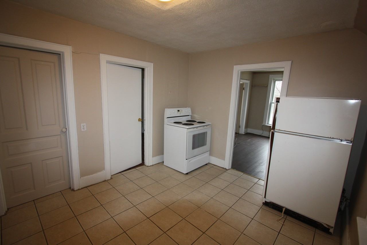 401 Russell St S #3-2 Bdrm - Photo 2 of 8