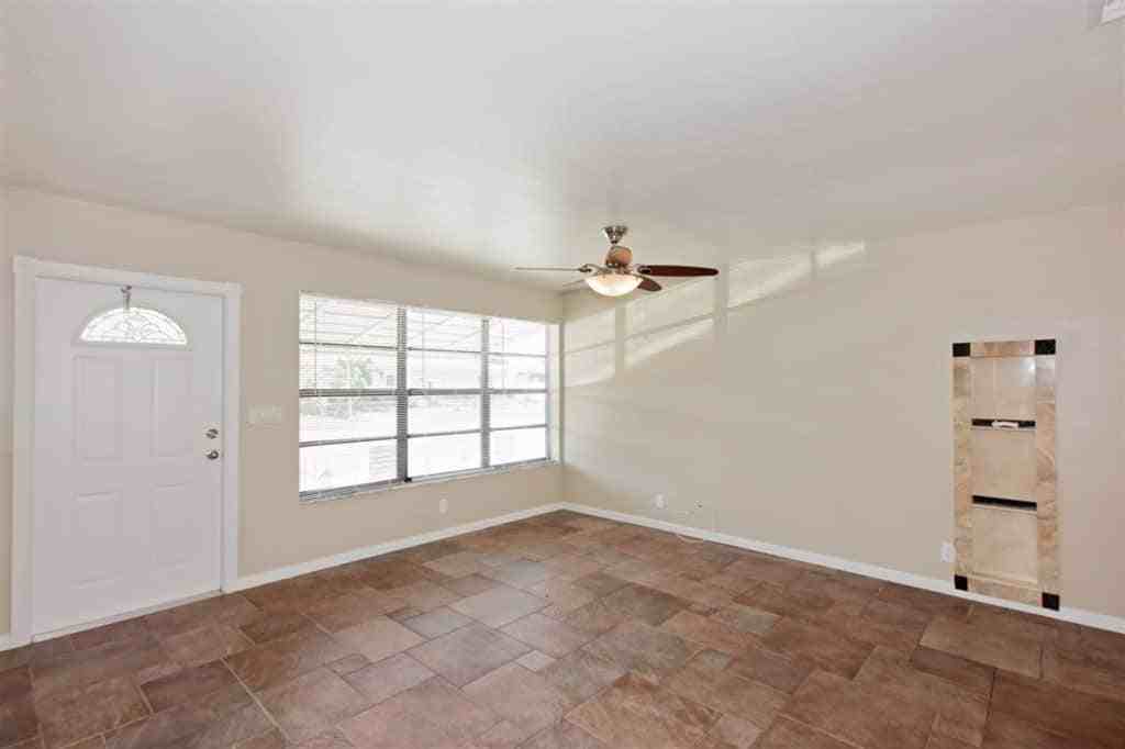 1680 Nw 1st Ter - Photo 2 of 23