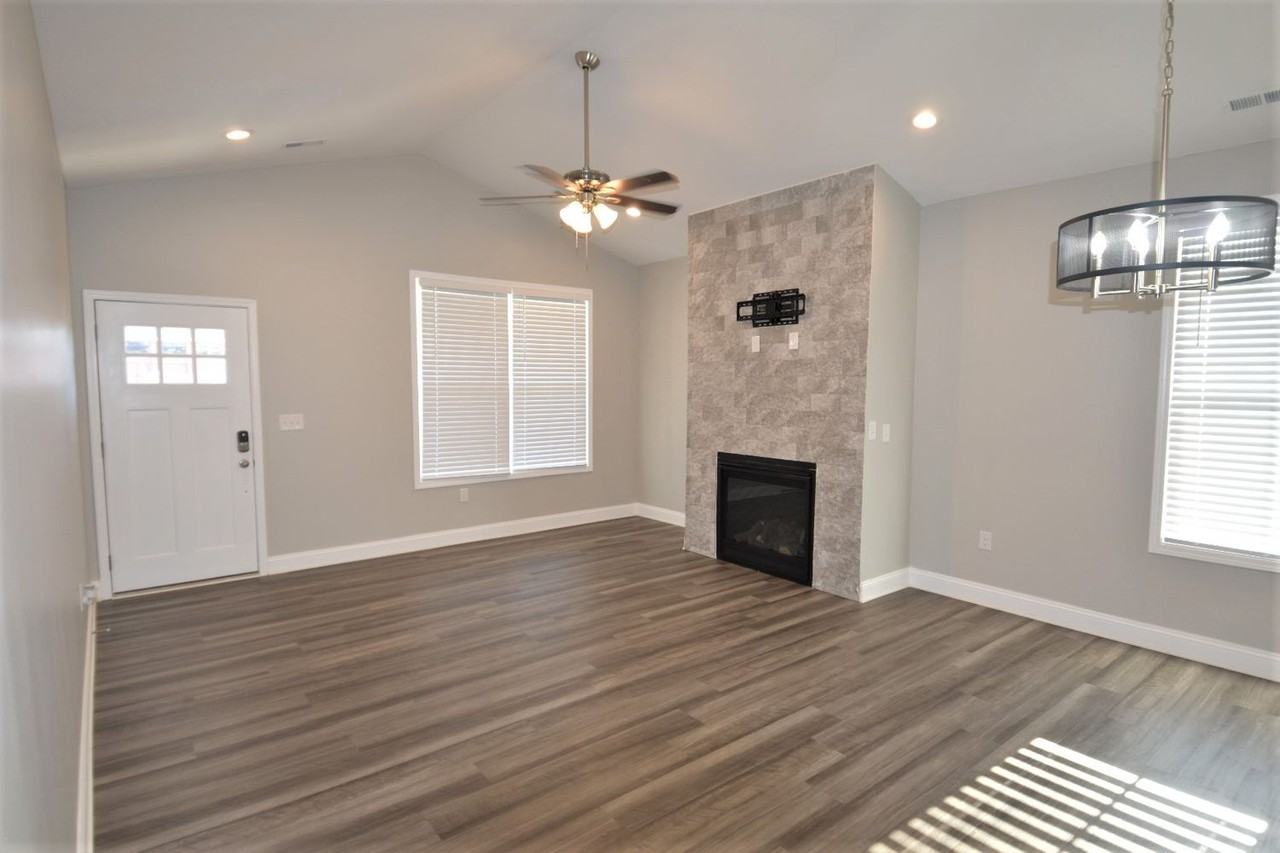 605 W Preston St - Photo 2 of 17