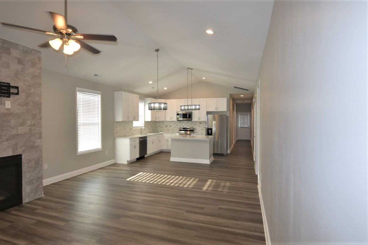 605 W Preston St - Photo 3 of 17