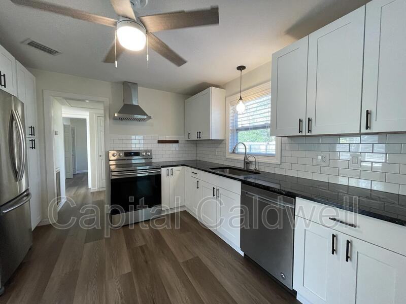 1609 San Mateo Dr - Photo 2 of 34