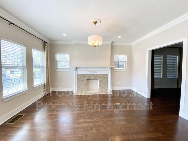 1217 Kings Hwy - Photo 2 of 11