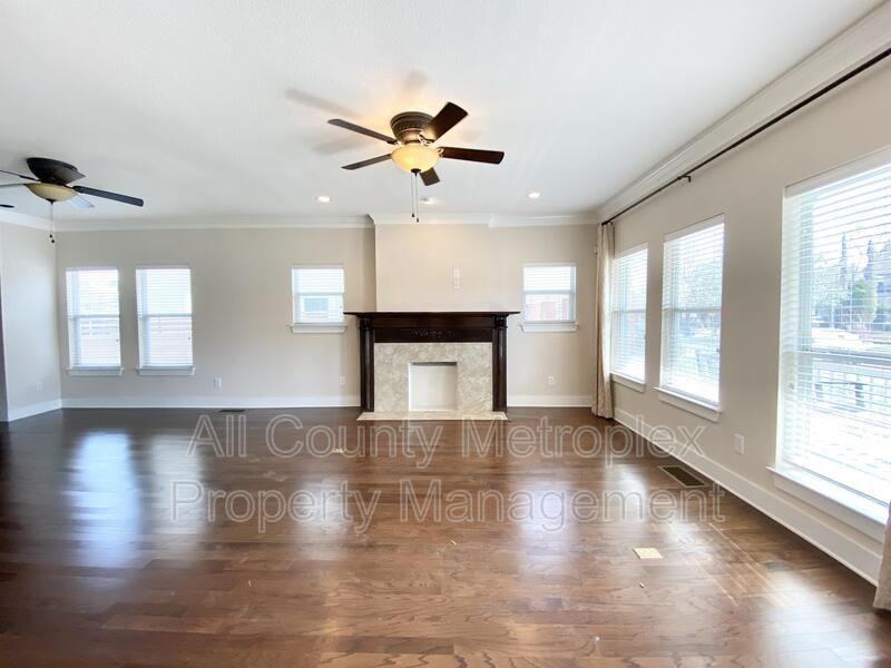 1217 Kings Hwy - Photo 3 of 11