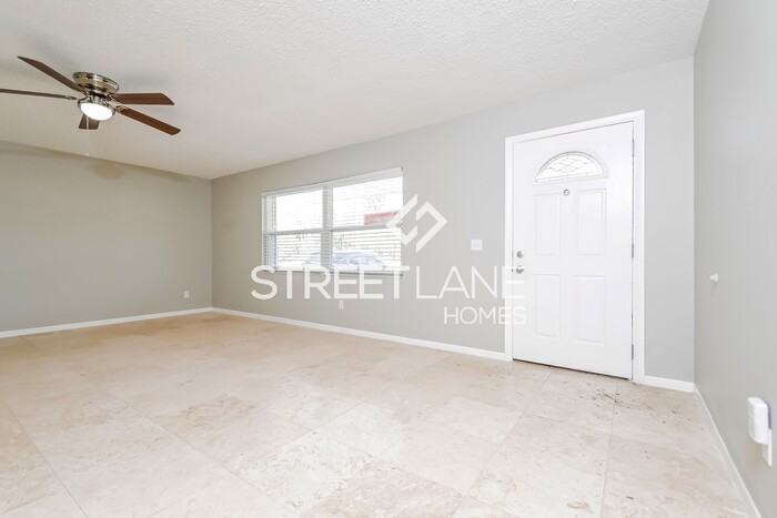 2143 Creek Side Dr - Photo 2 of 15