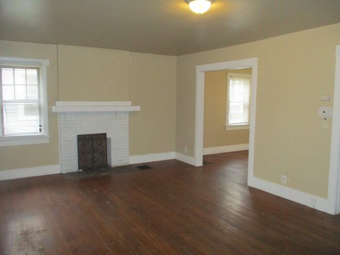 167 W Hudson Ave - Photo 2 of 14
