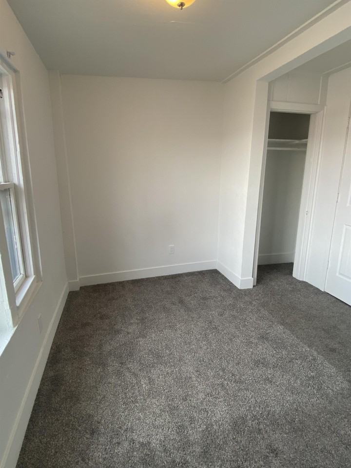 809 E Clark St #4 - Photo 2 of 8