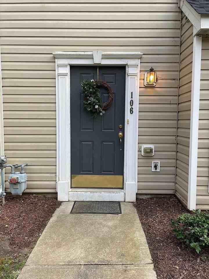 3011 Barrymore St - Photo 2 of 15