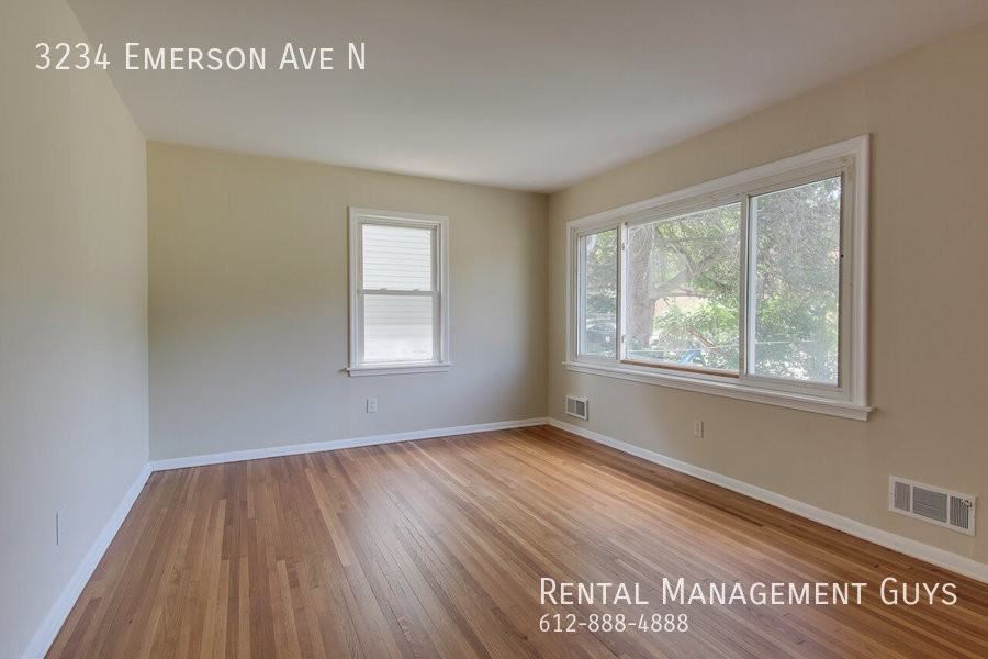 3234 Emerson Ave N - Photo 3 of 32