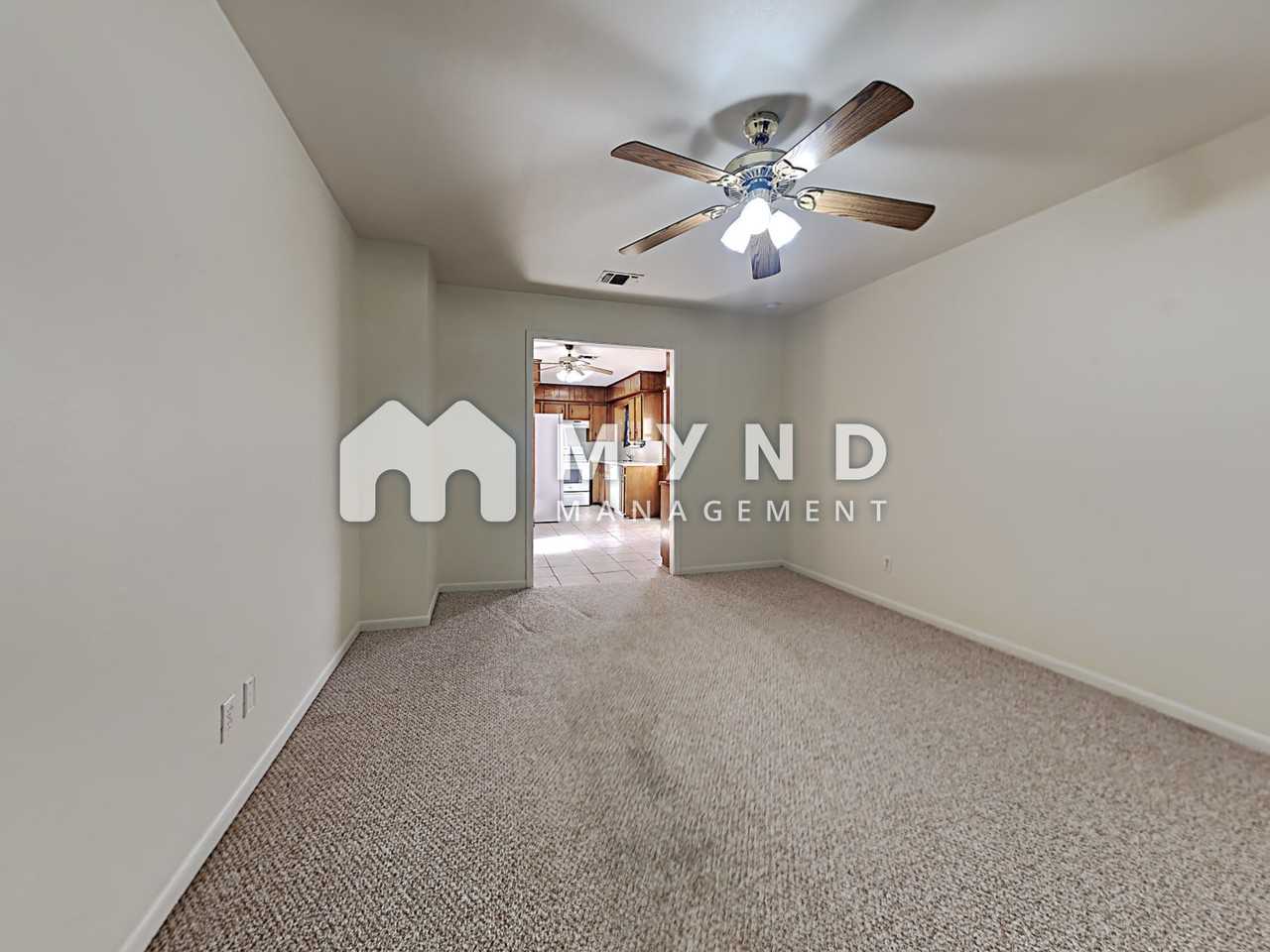 1502 Maple St - Photo 2 of 16