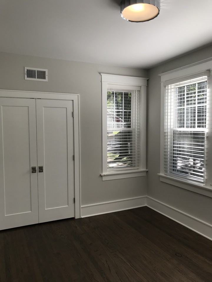 6337 Southwood Ave #1W - Photo 3 of 10