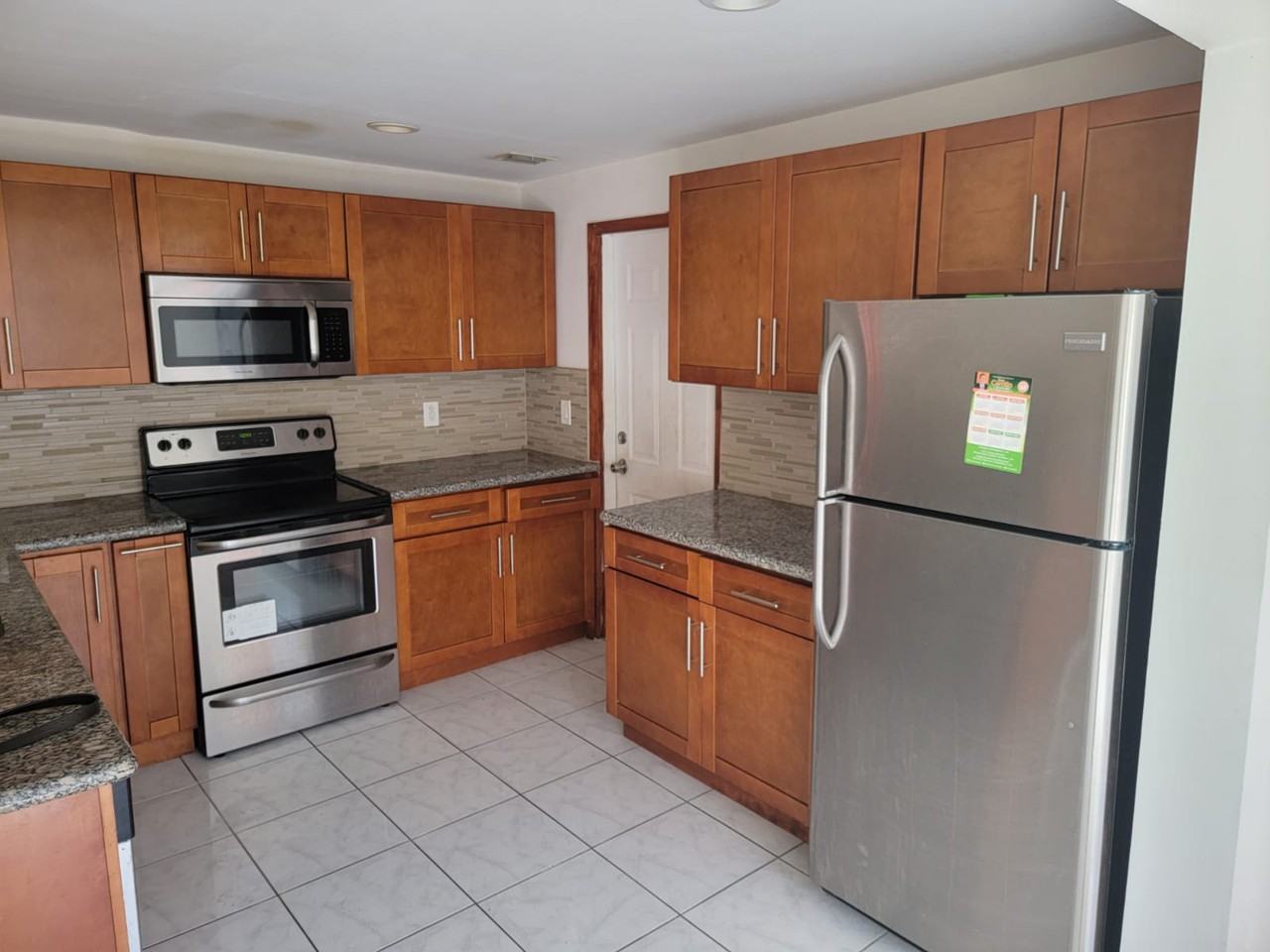 1131 Sw 14th Ave #2 - Photo 2 of 11