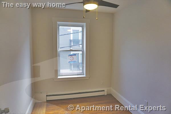 27 Lambert St #2R - Photo 3 of 11