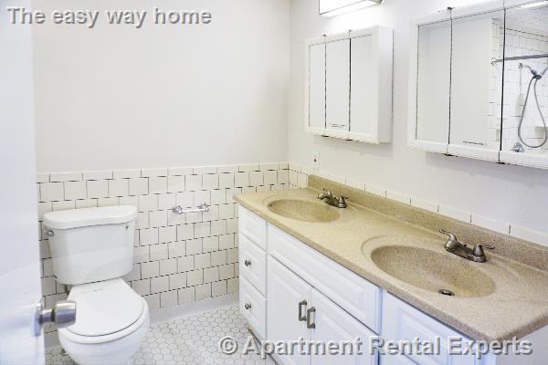 27 Lambert St #2R - Photo 7 of 11