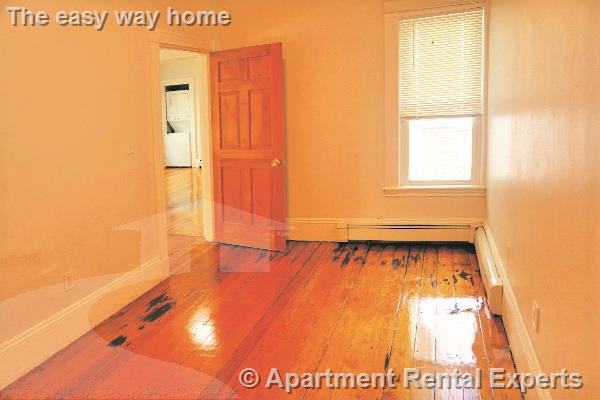 339 Beacon St #1 - Photo 4 of 10