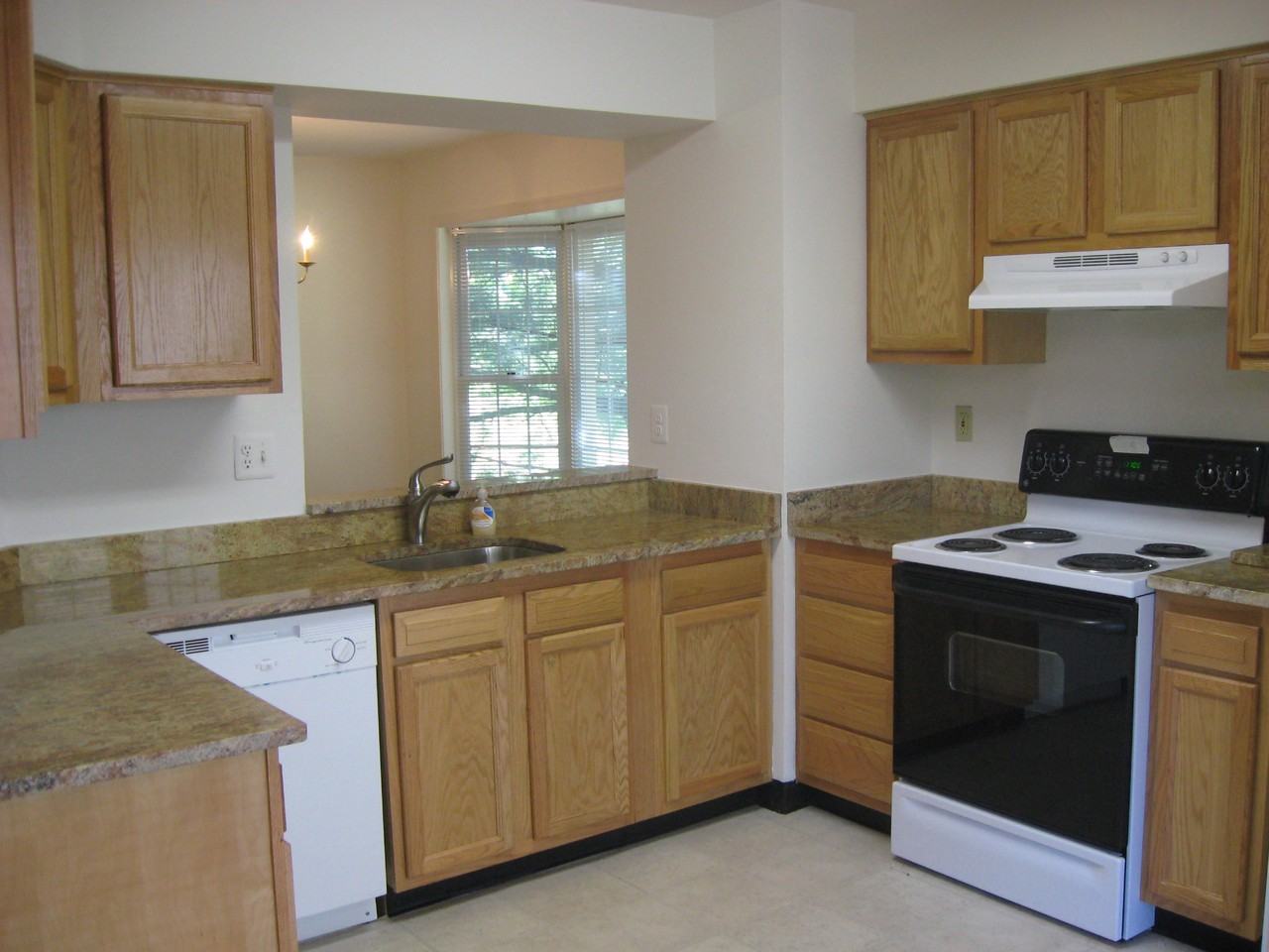 4675 Columbia Rd - Photo 3 of 13