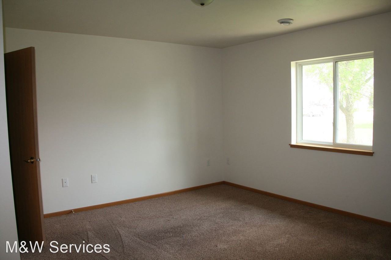 306 S 8th St - Photo 2 of 15