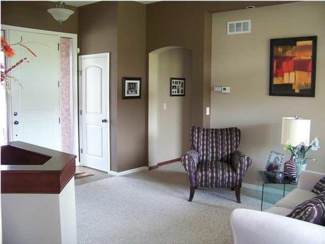 14113 W Monterey St - Photo 2 of 17