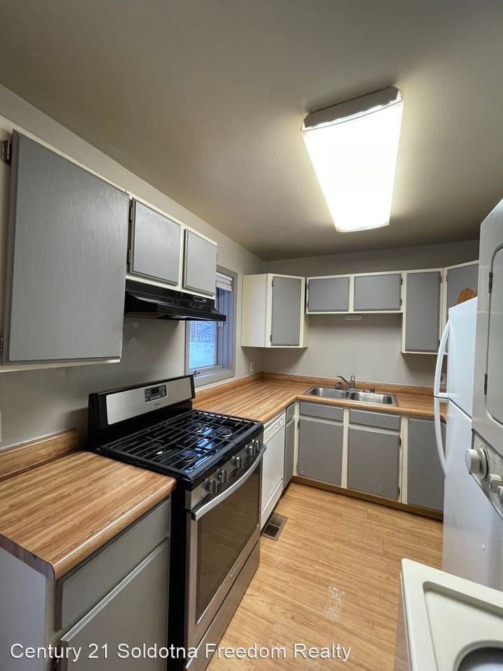 2950 Pirate Lane - Photo 2 of 8