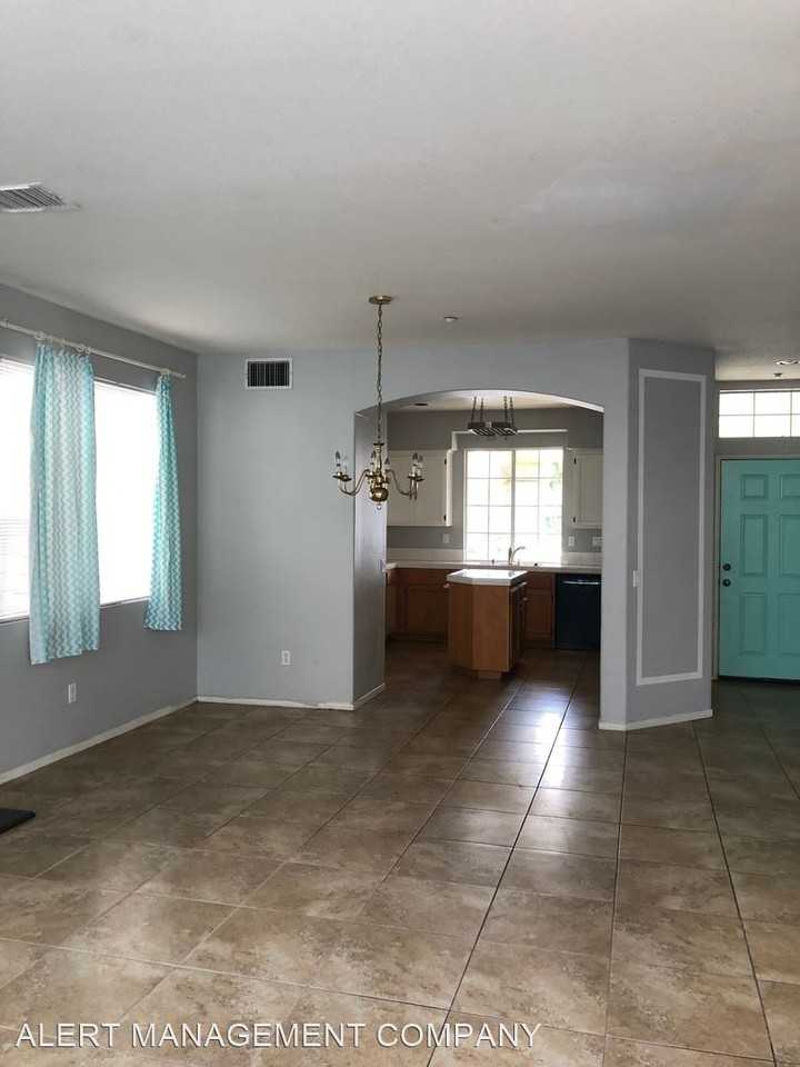 626 Calle Laguna - Photo 2 of 11