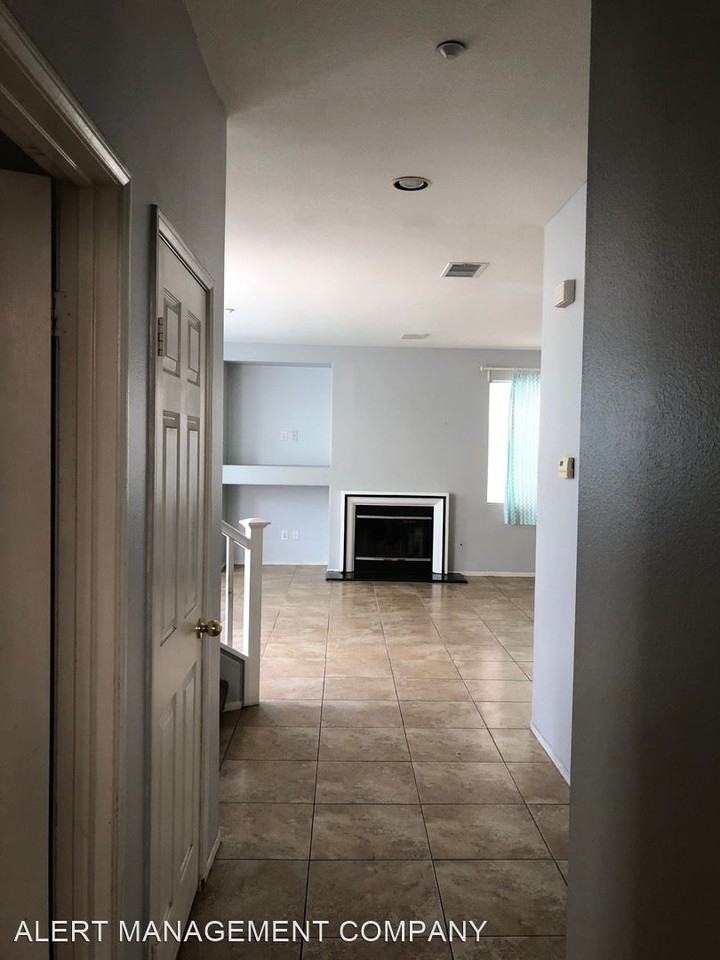 626 Calle Laguna - Photo 3 of 11