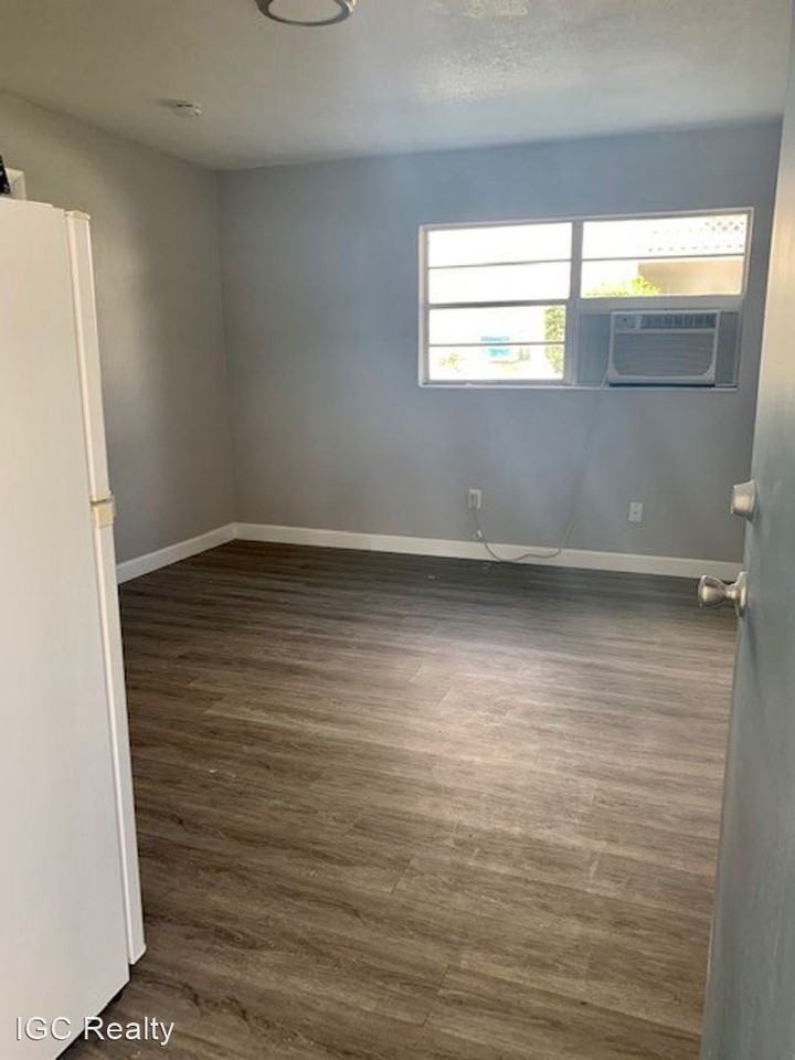 1624 Mitchell Street - Photo 3 of 10