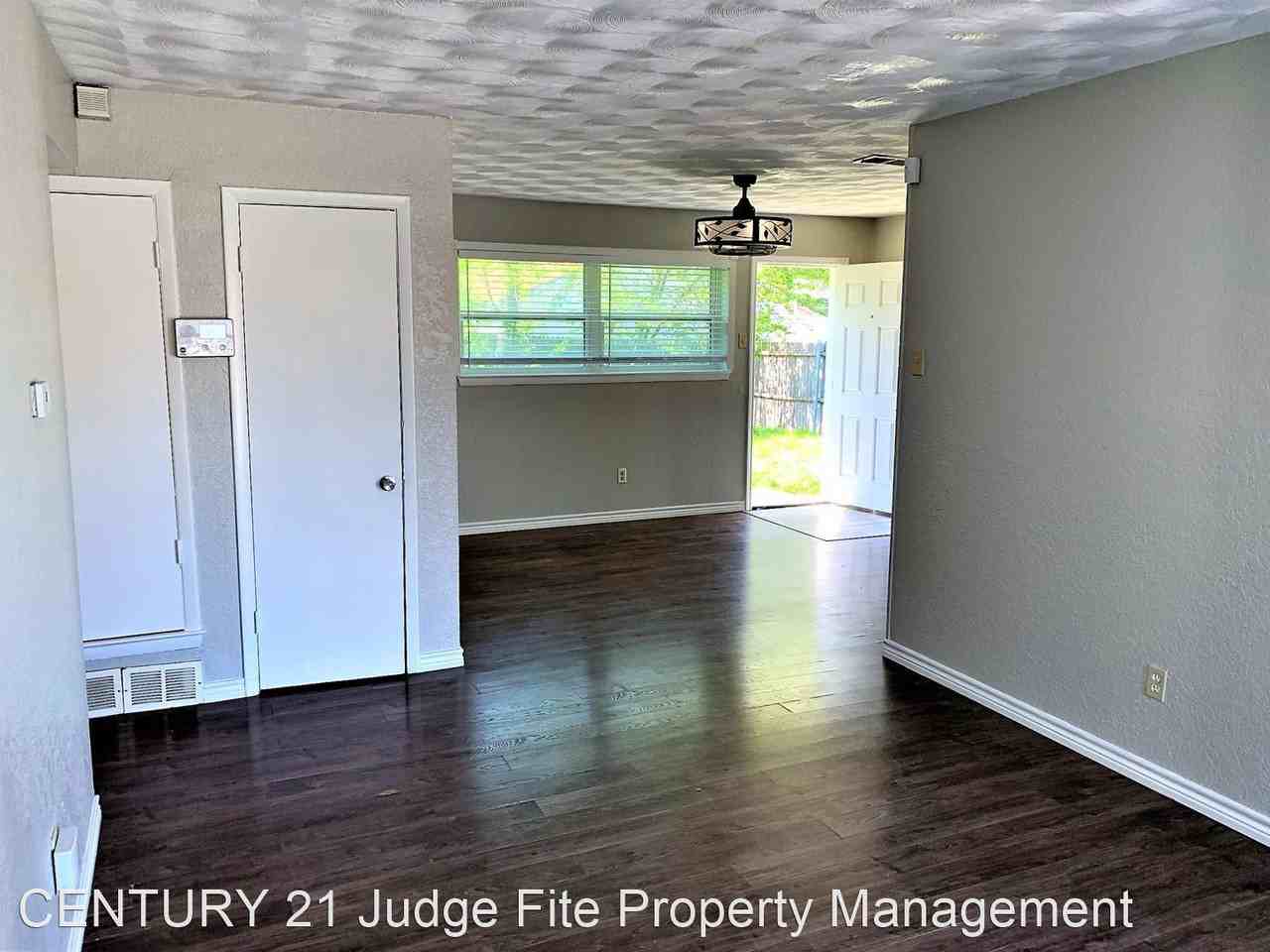 1206 Fairmont St - Photo 2 of 11