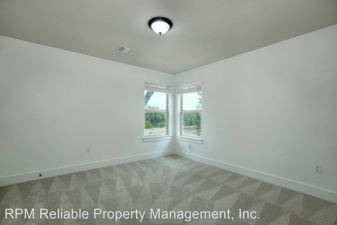 11233 Avery Station Loop - Photo 3 of 12