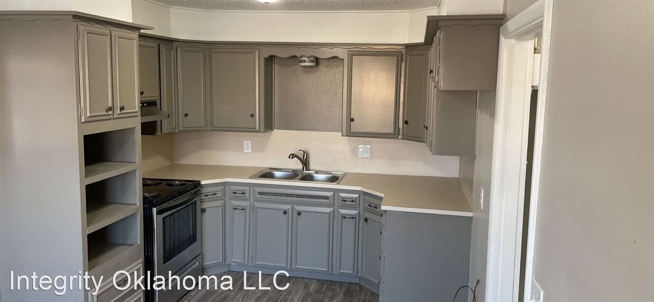 2840 Sw 62nd St - Photo 3 of 14