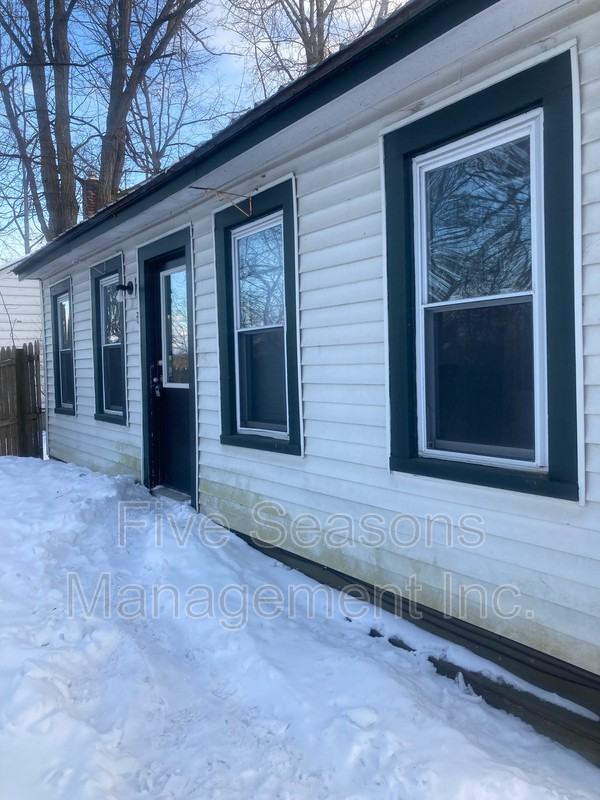 366 Riverside Ave - Photo 2 of 16