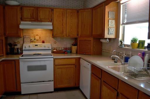 4032 Coquina Dr - Photo 3 of 4