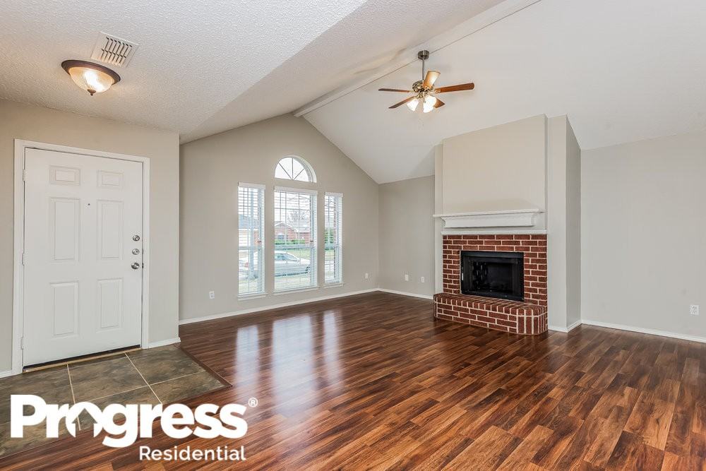 2317 Stagecoach St - Photo 3 of 20