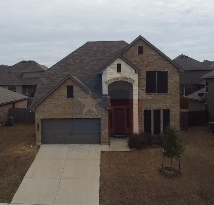 1627 Neff Dr - Photo 2 of 32