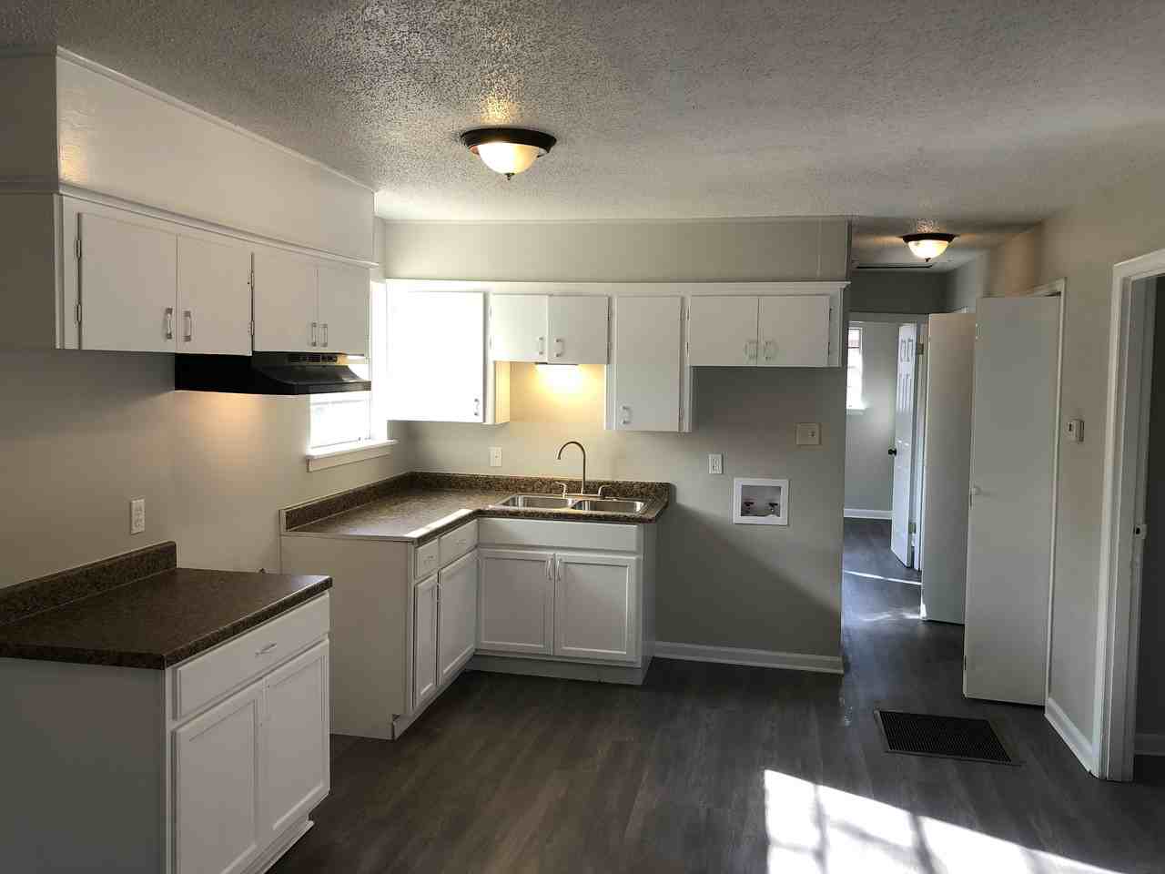 7307 Knollwood Rd - Photo 3 of 11