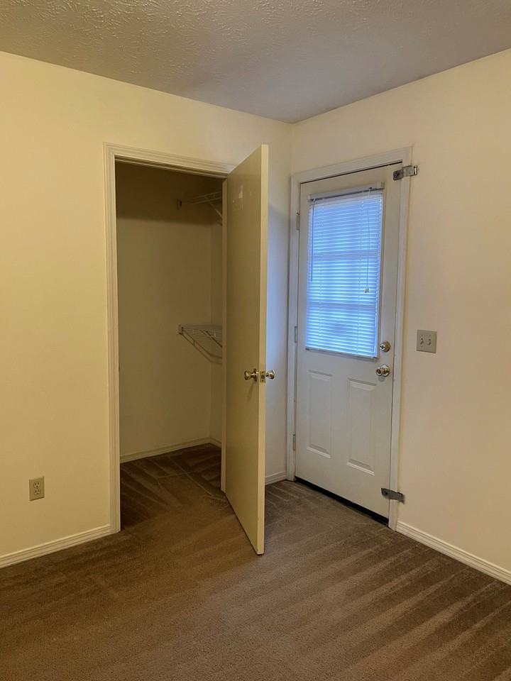 1825 N Whitney Ave - Photo 3 of 6