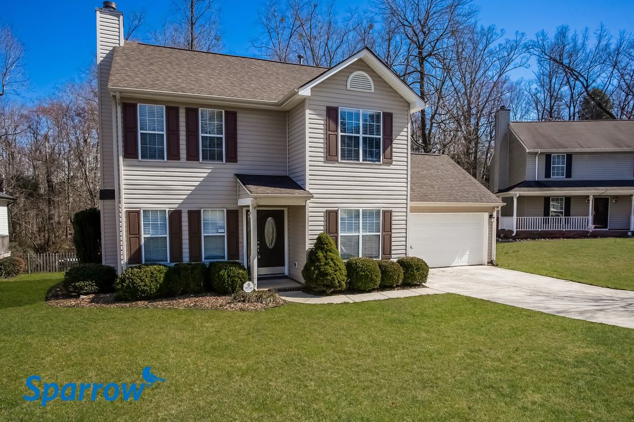 210 Forest Pond Rd - Photo 2 of 15