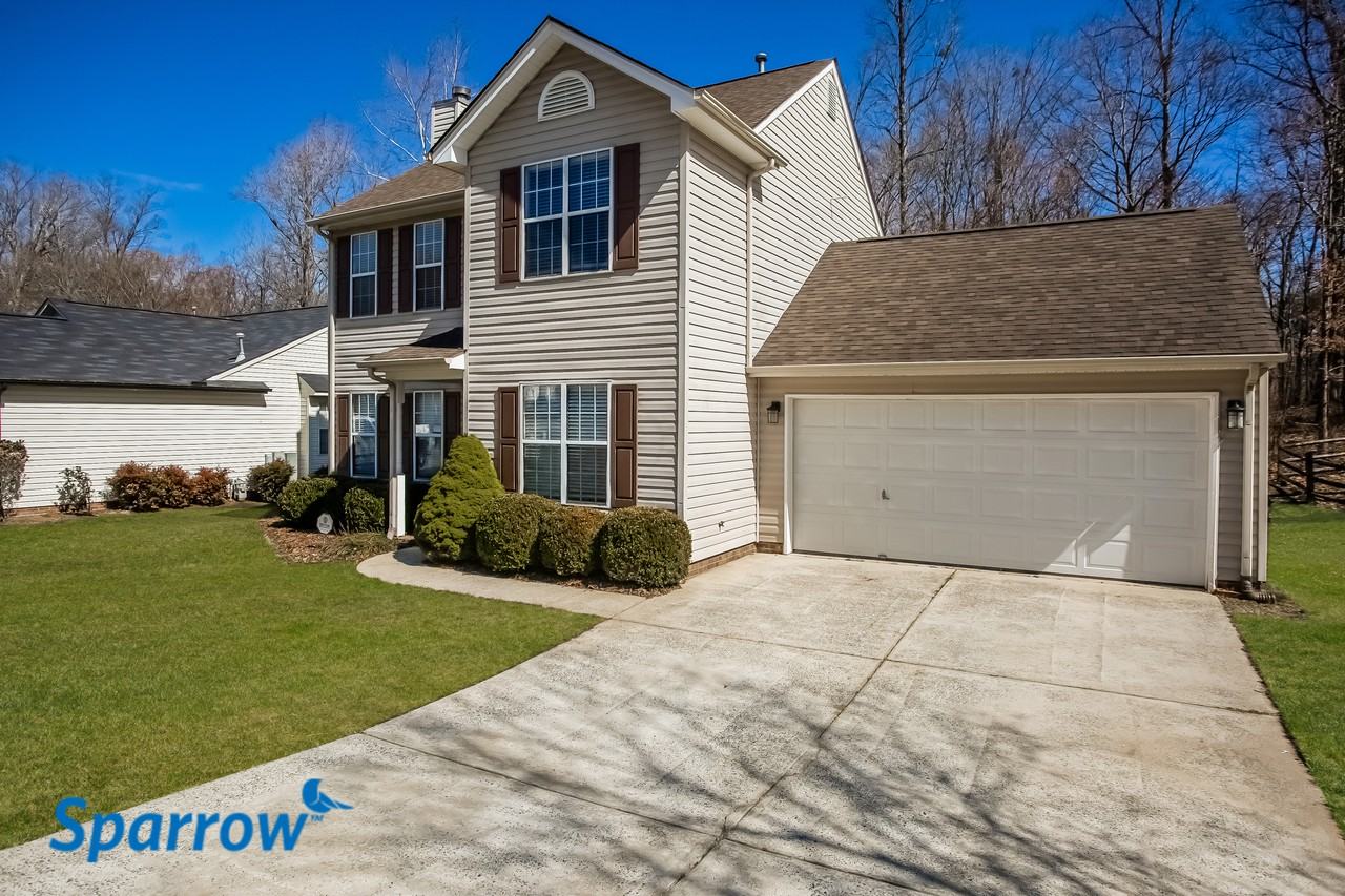 210 Forest Pond Rd - Photo 3 of 15