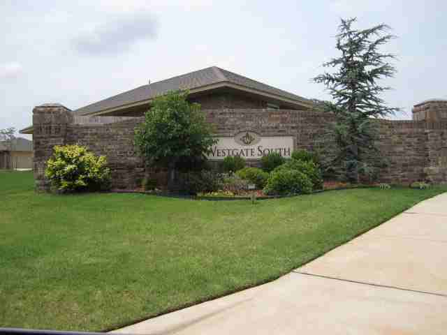 925 Switzerland Avenue - Photo 2 of 15