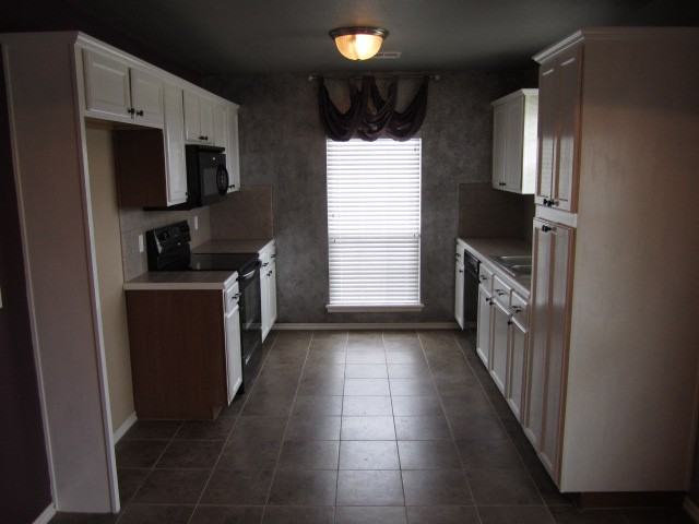 925 Switzerland Avenue - Photo 4 of 15