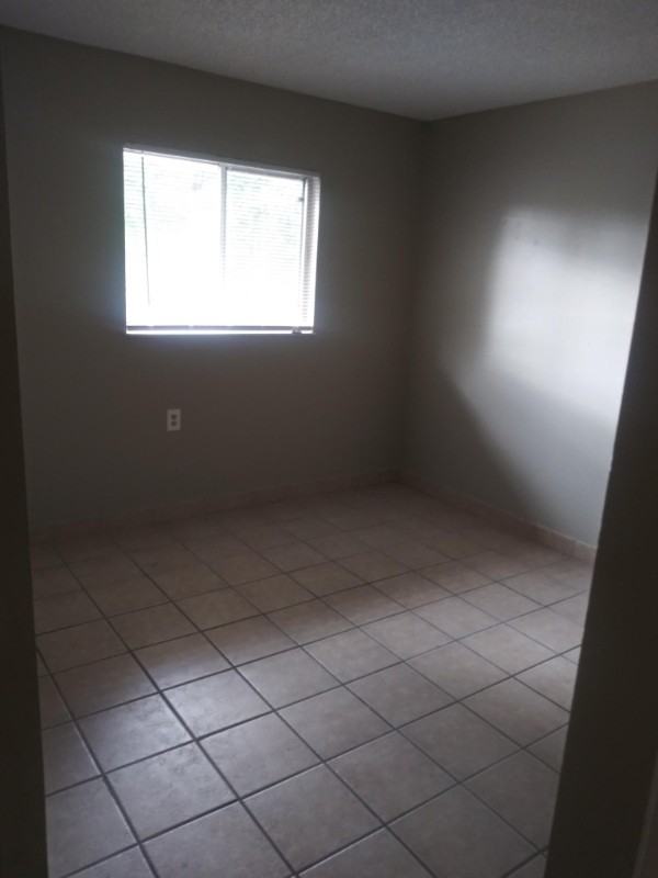 111 Caribbean St - Photo 5 of 6