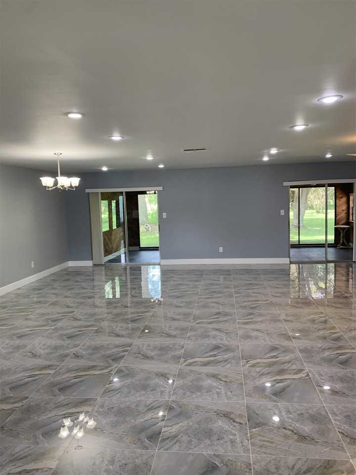 5572 Memorial Dr #1 - Photo 4 of 22